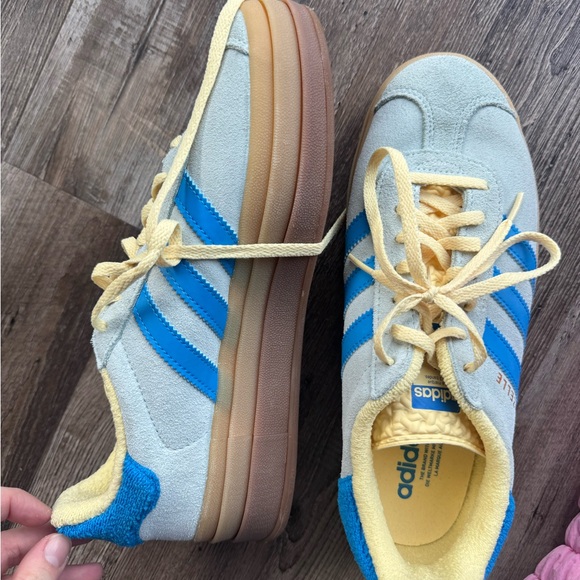 Adidas Gazelle Bold tagged size 8.5 best for size 9 - Picture 2 of 6